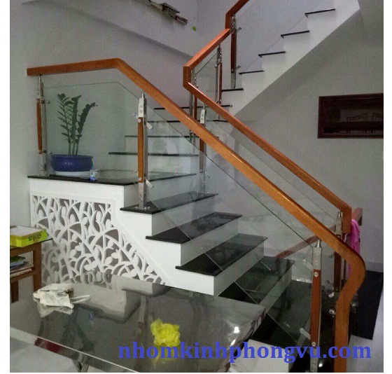 Cầu thang kính cường lực CTK01